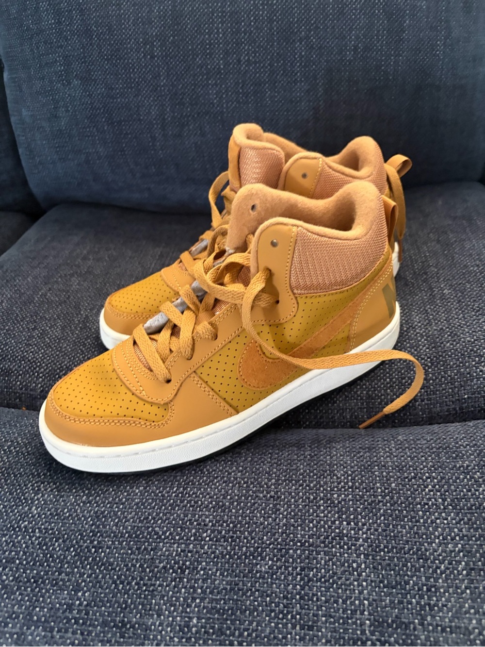 Nike Court Borough Kids High-Top Sneakers in wheat-summit new never worn.